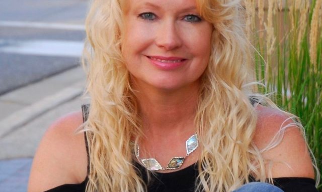 Welcome to the Julie Anne Show!